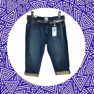 New w Tags Dark Blue Levi’s 515 Mid Rise Cuffed Capris w Belt Women Sz 16